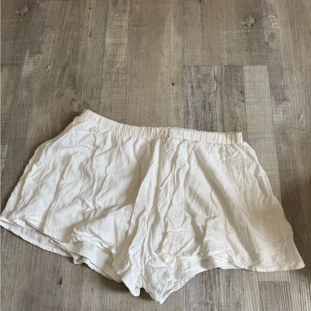Altar’d state white flowy shorts